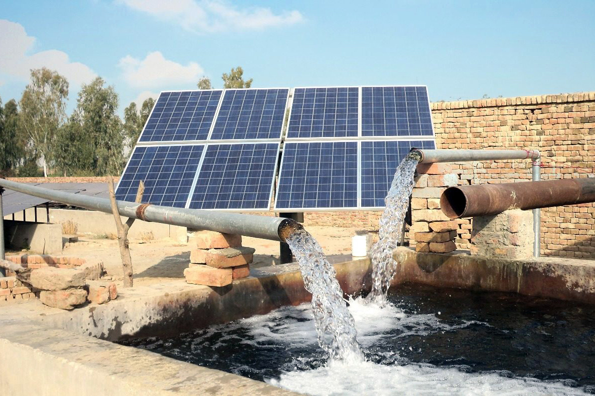 Instalación bomba de agua con paneles solares ¿Cuáles son sus verdaderas  ventajas?