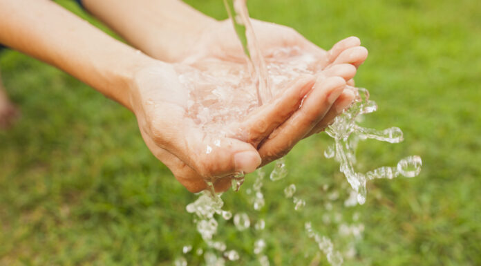 5 propiedades del agua que la hacen esencial para la vida