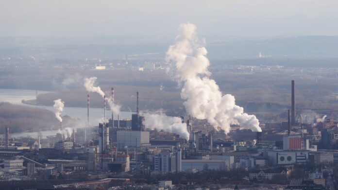 Ambientum.com: Innovadores Biofiltros de Lignina para Reducir la Contaminación por Metales Pesados en Aguas Industriales