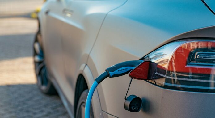 ¿Cuánto cuesta cargar un coche eléctrico en casa?