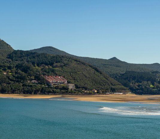 Greenpeace lucha por proteger Urdaibai del nuevo Guggenheim