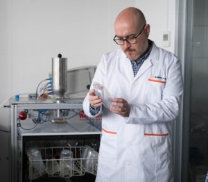 Juan Francisco Ferrer, investigador principal del Laboratorio de Microplásticos en AIMPLAS